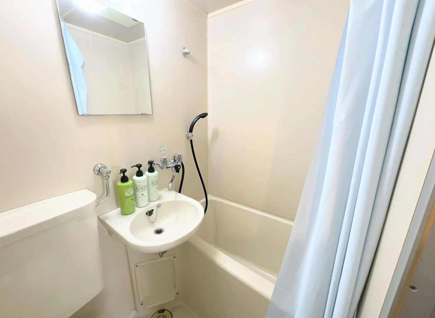 ローヤルハイツ菊水駅 Apartment Sapporo Japan