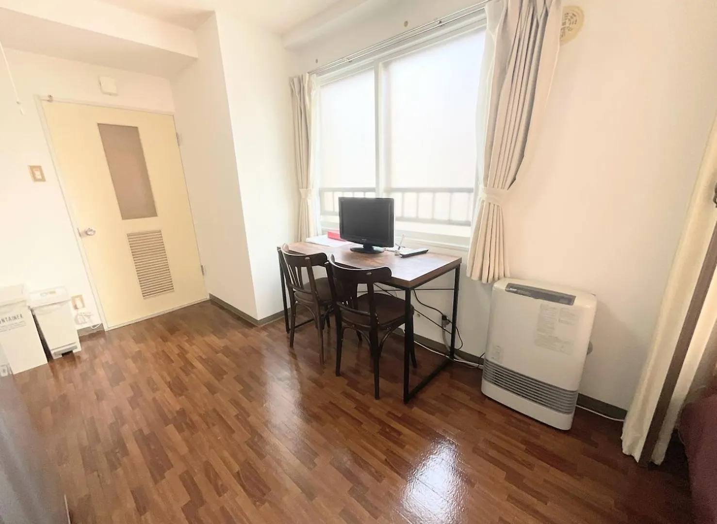 ローヤルハイツ菊水駅 Apartment Sapporo